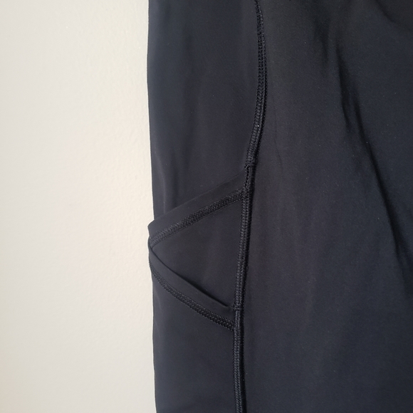 Lululemon Cropped Leggings with Pockets - Picture 9 of 10